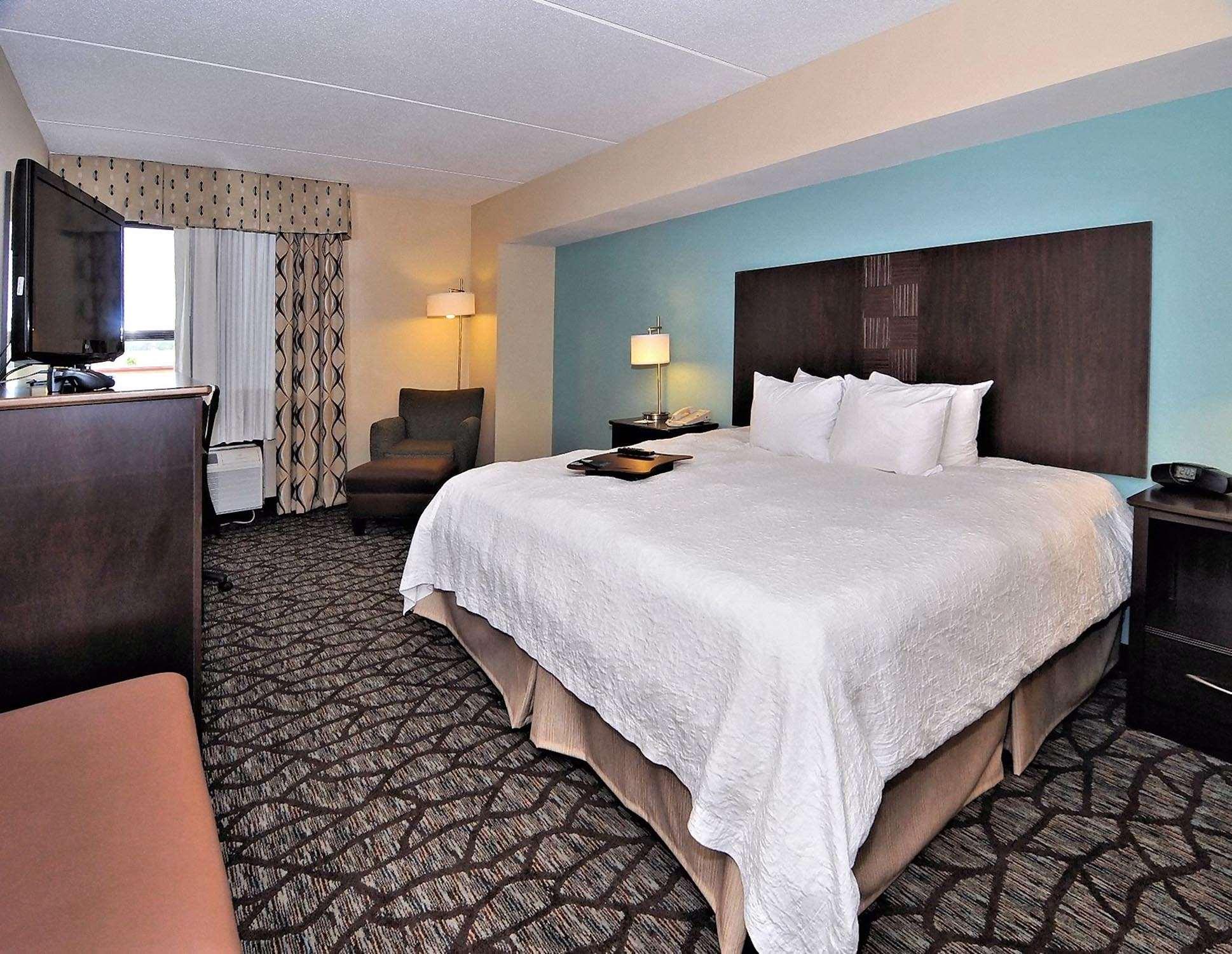 Hampton Inn Eden Екстериор снимка
