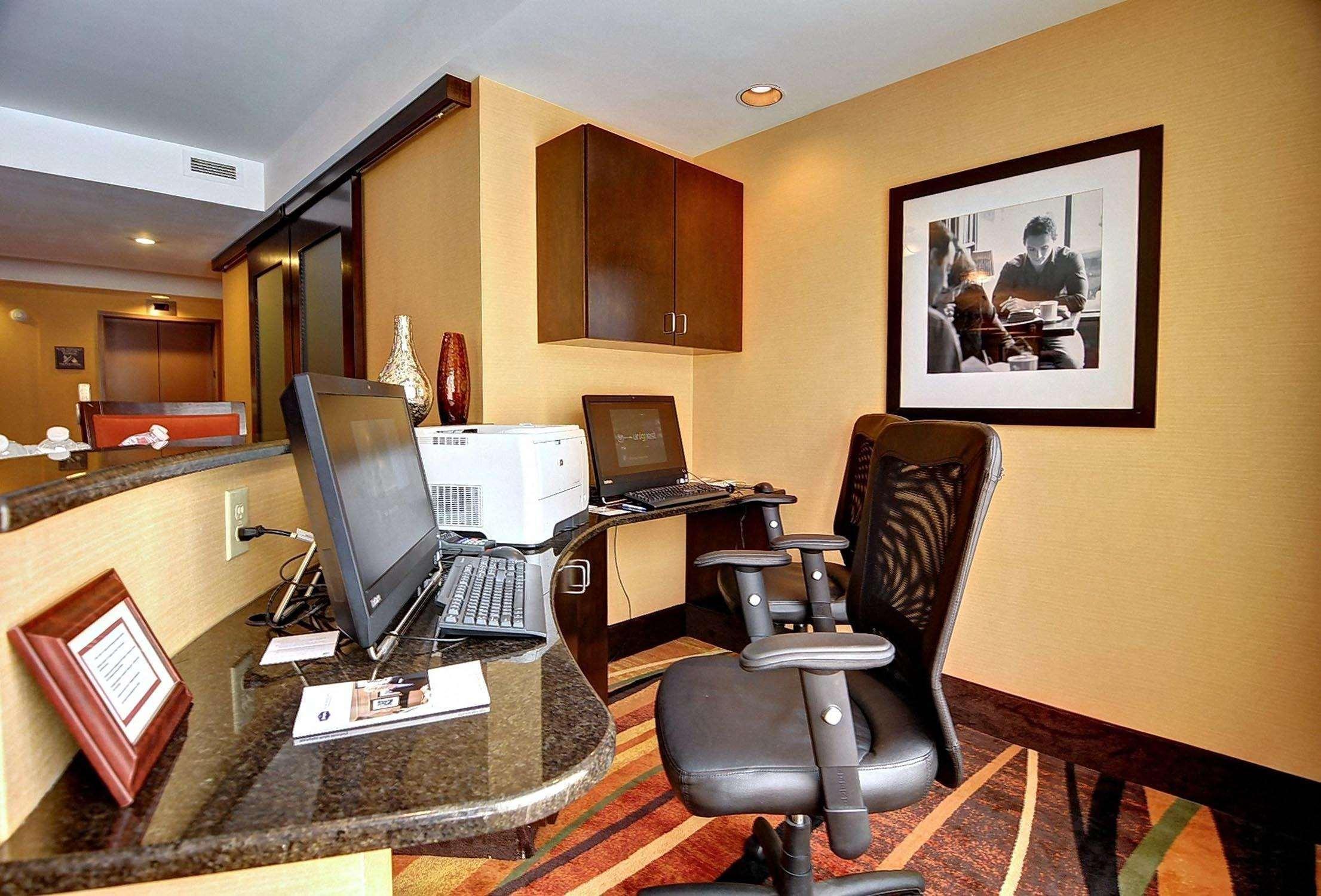 Hampton Inn Eden Екстериор снимка