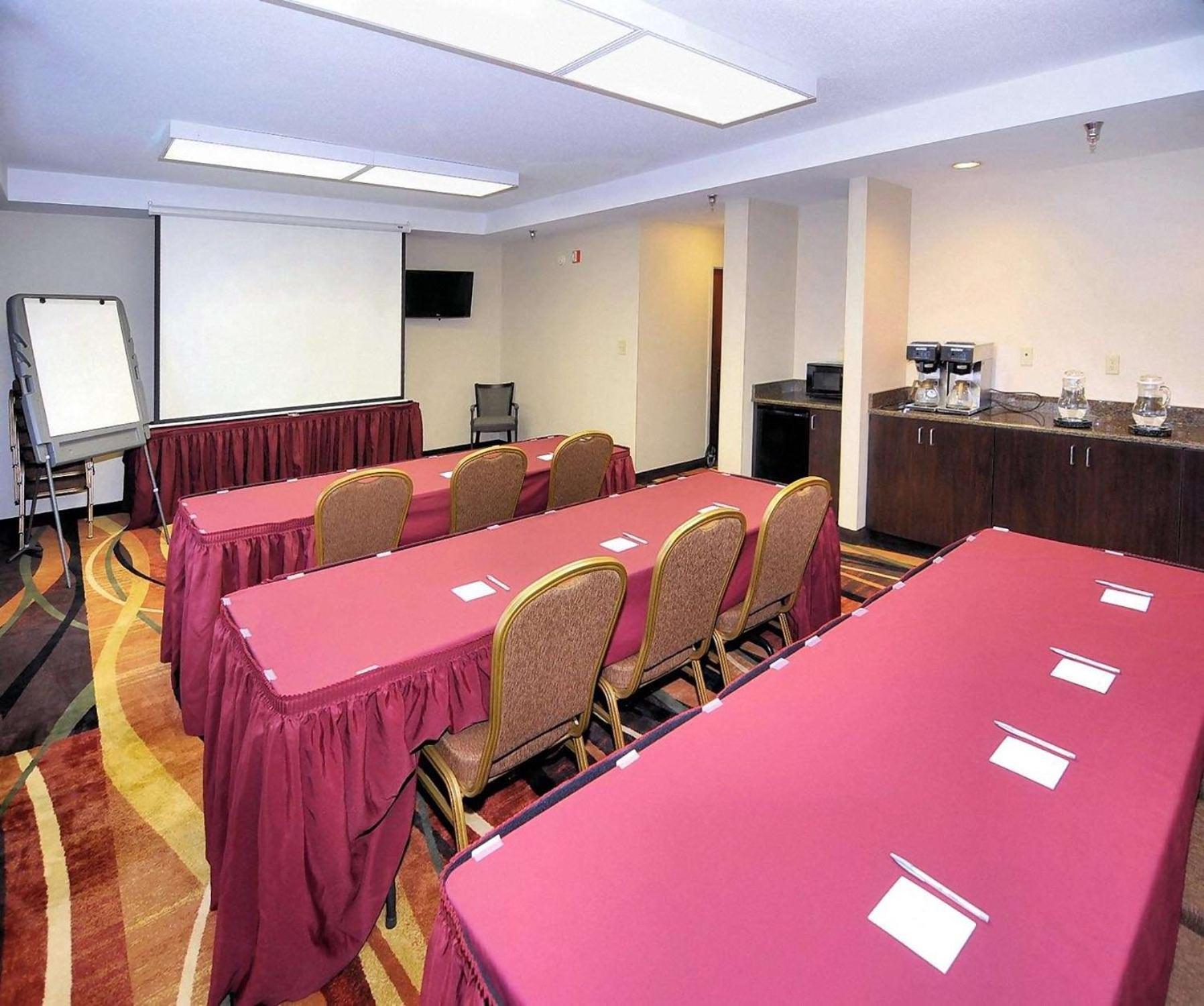 Hampton Inn Eden Екстериор снимка