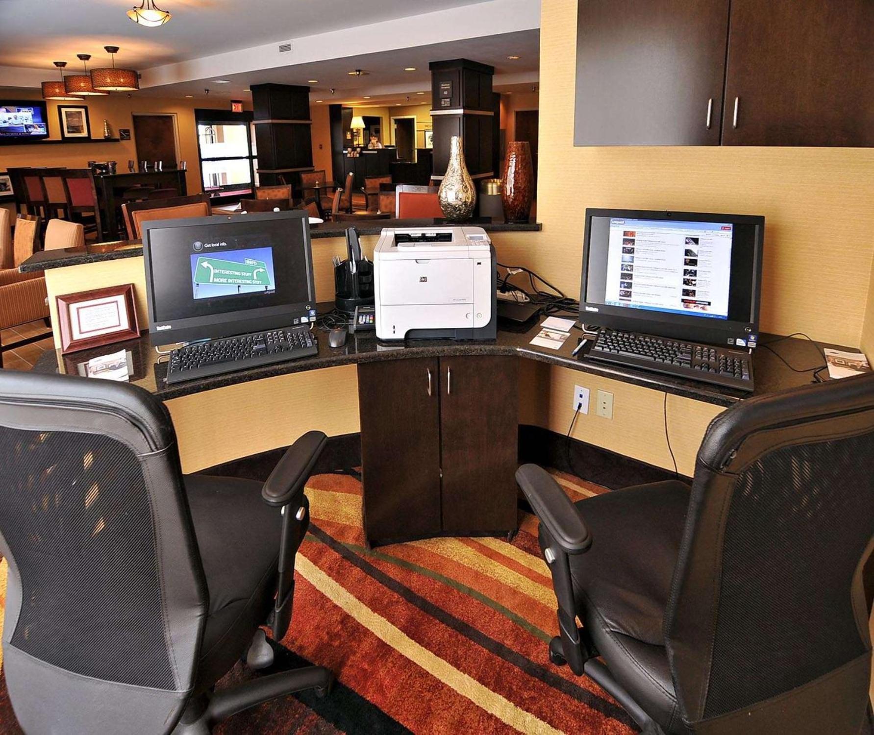 Hampton Inn Eden Екстериор снимка