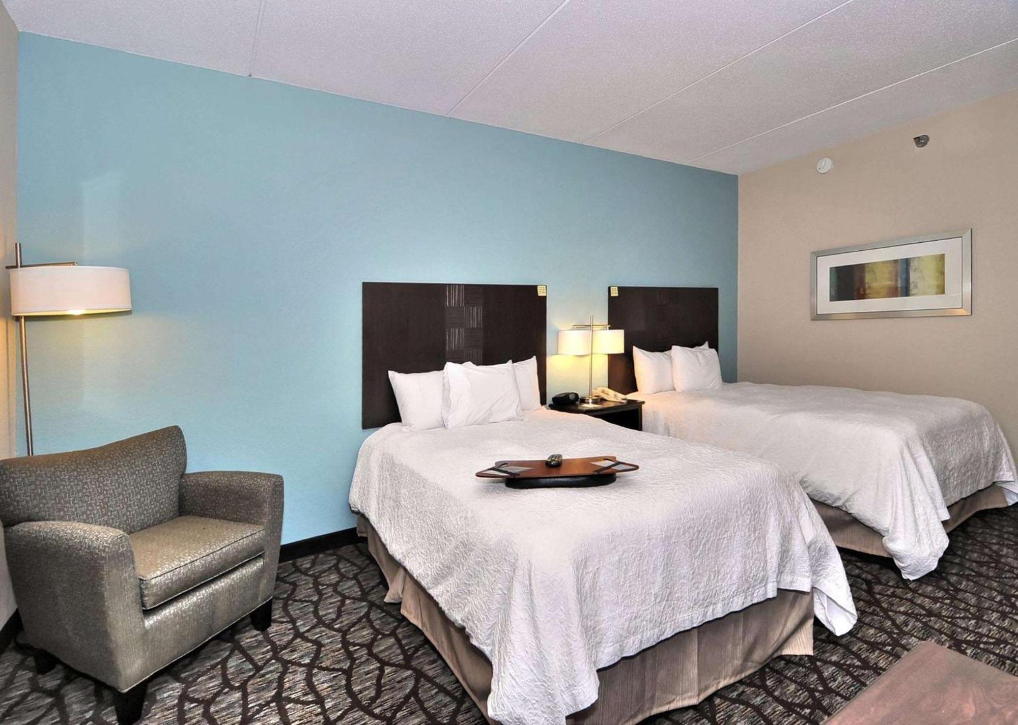 Hampton Inn Eden Екстериор снимка