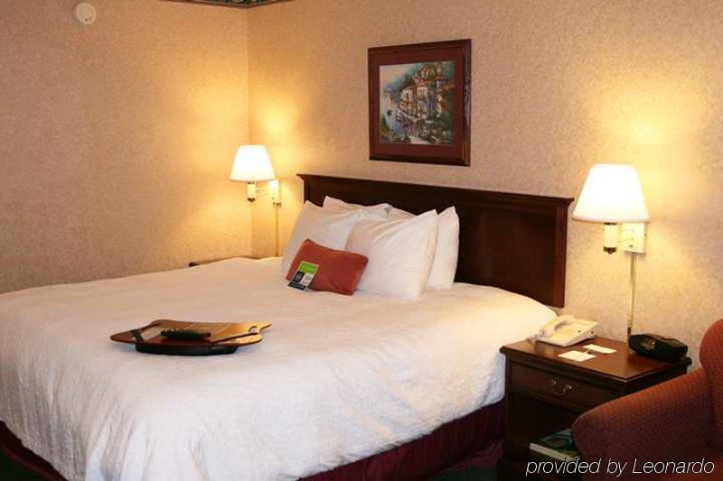 Hampton Inn Eden Стая снимка