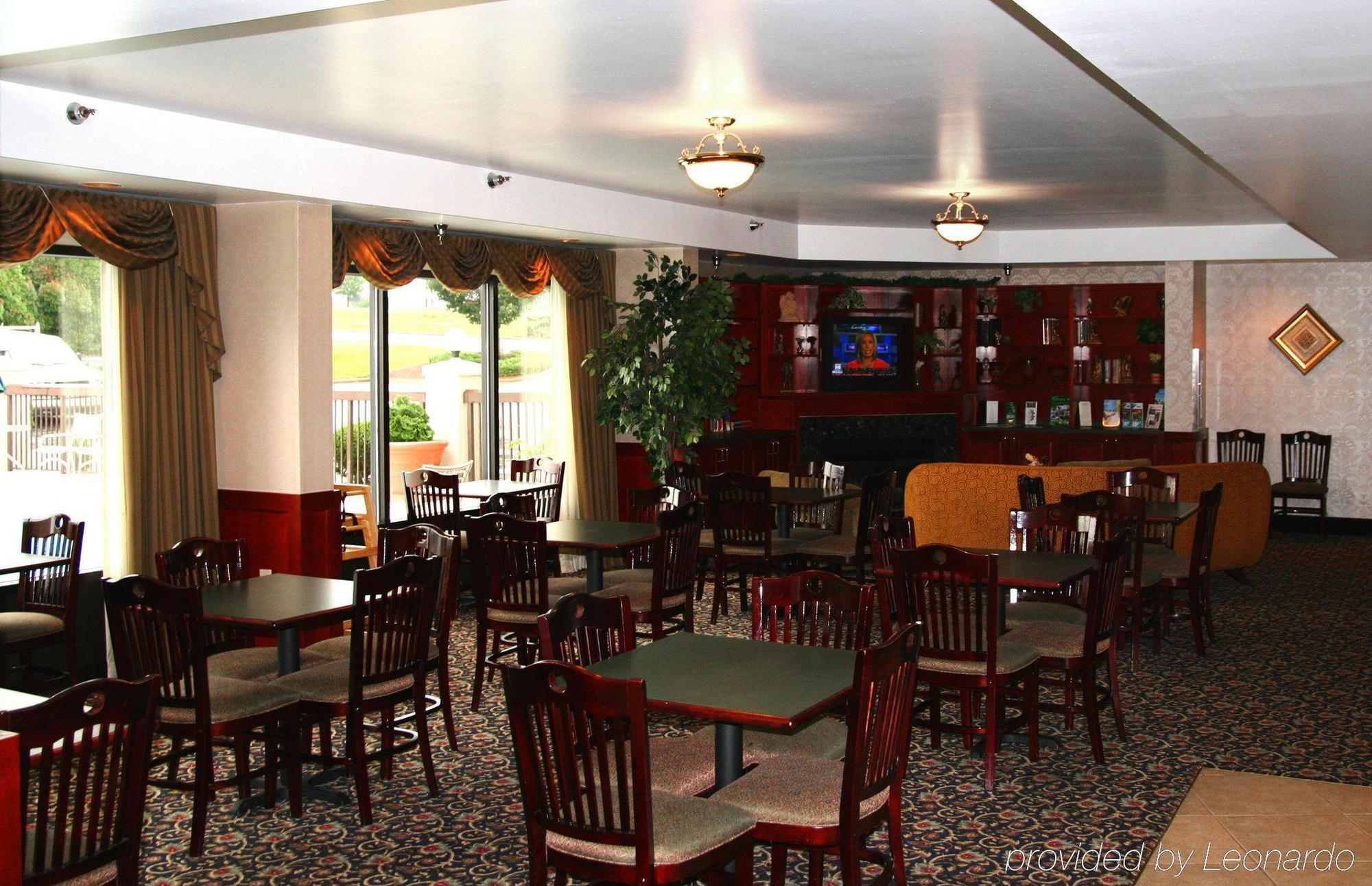 Hampton Inn Eden Екстериор снимка